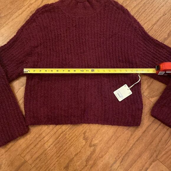 NWT a.n.a oversized, burgundy sweater, super soft size medium - Picture 4 of 10